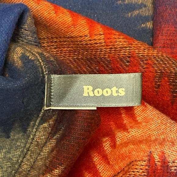 Roots Multicolor Geometric Scarf - Picture 3 of 4